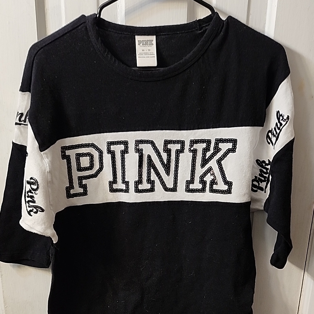 PINK Victoria's SecretTee in Black and White